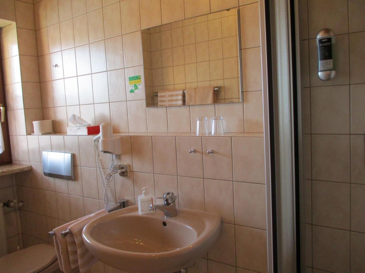 Pension "Zum Schwan" Muhr am See Buitenkant foto